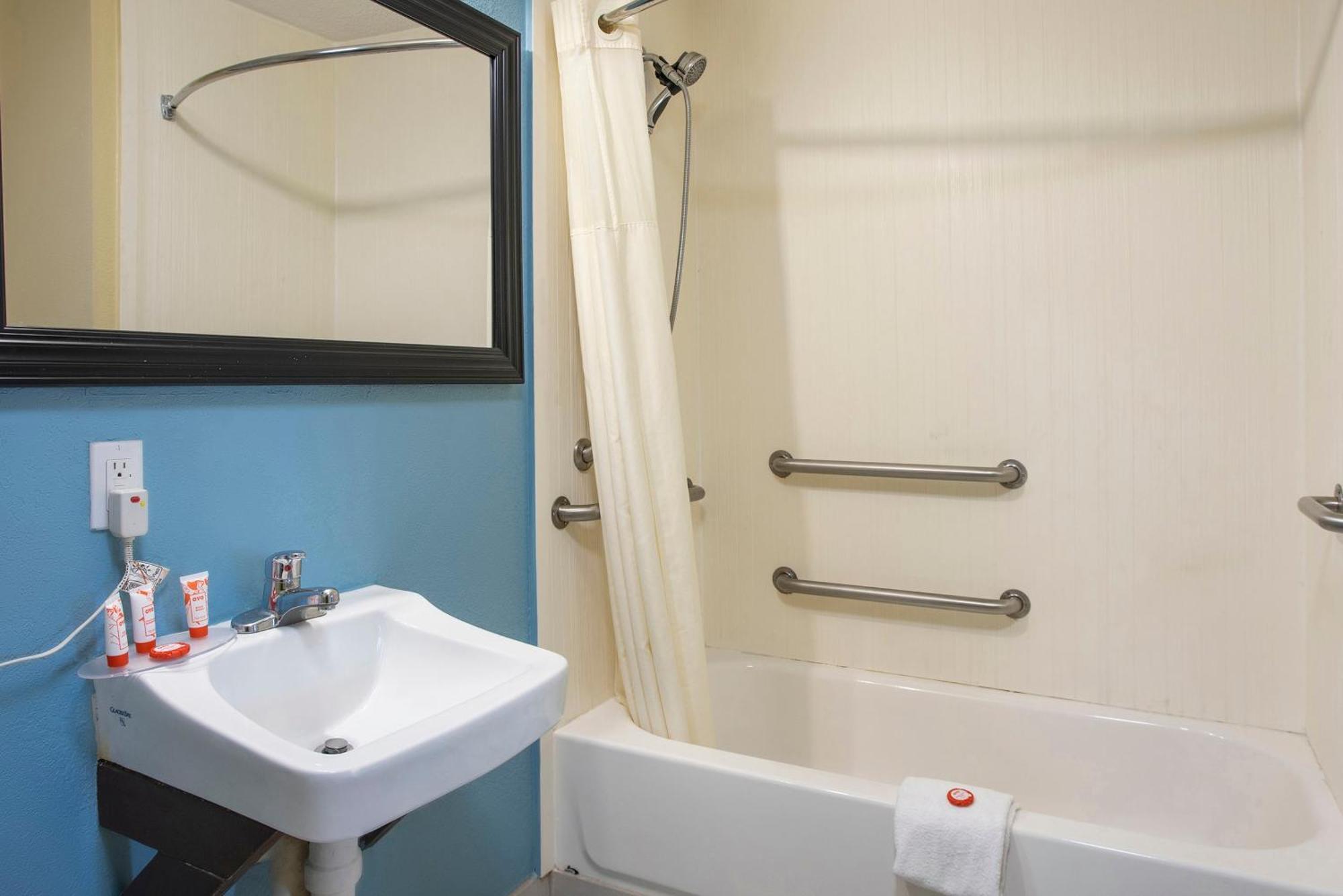 Oyo Hotel Knoxville Tn Cedar Bluff I-40 Bagian luar foto
