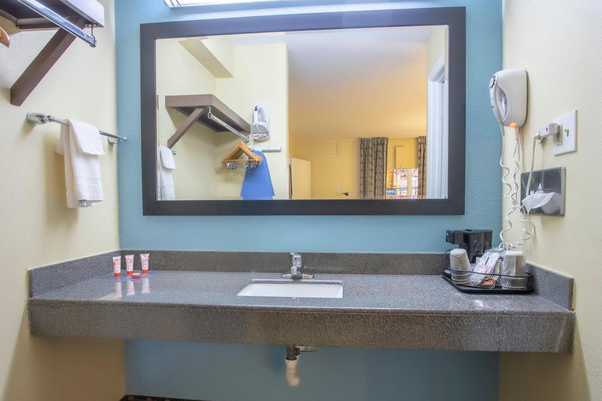 Oyo Hotel Knoxville Tn Cedar Bluff I-40 Bagian luar foto
