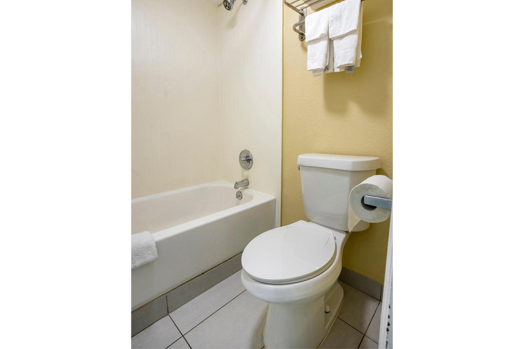 Oyo Hotel Knoxville Tn Cedar Bluff I-40 Bagian luar foto