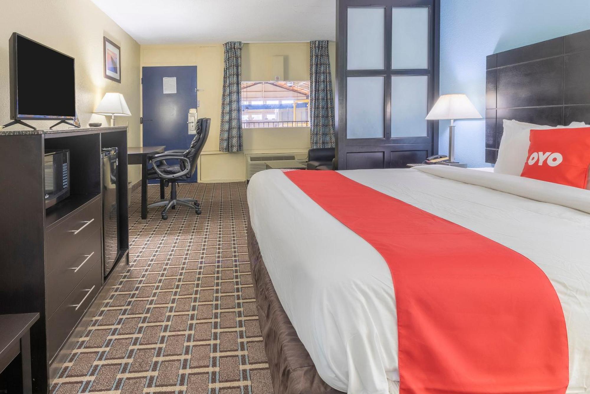 Oyo Hotel Knoxville Tn Cedar Bluff I-40 Bagian luar foto
