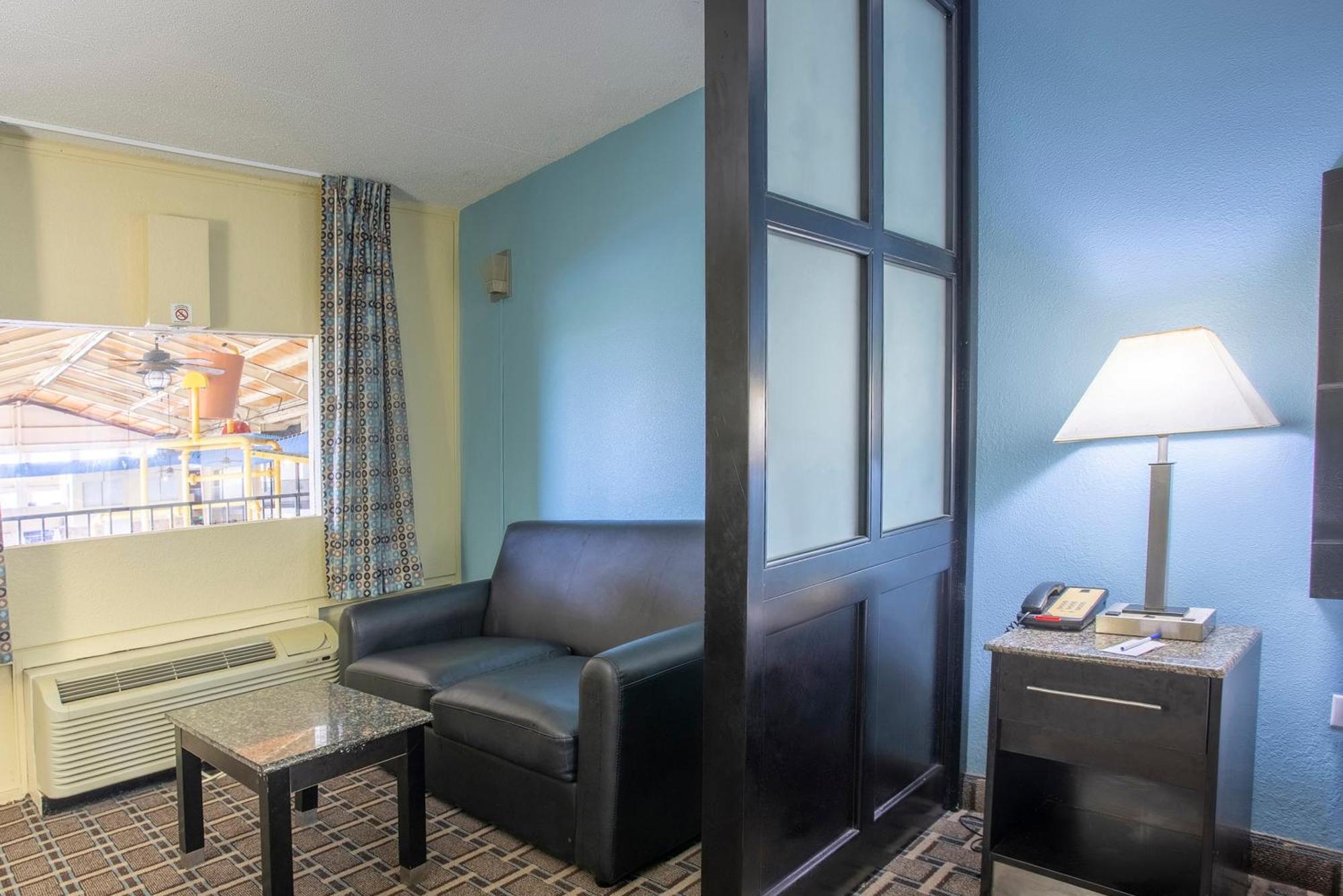 Oyo Hotel Knoxville Tn Cedar Bluff I-40 Bagian luar foto